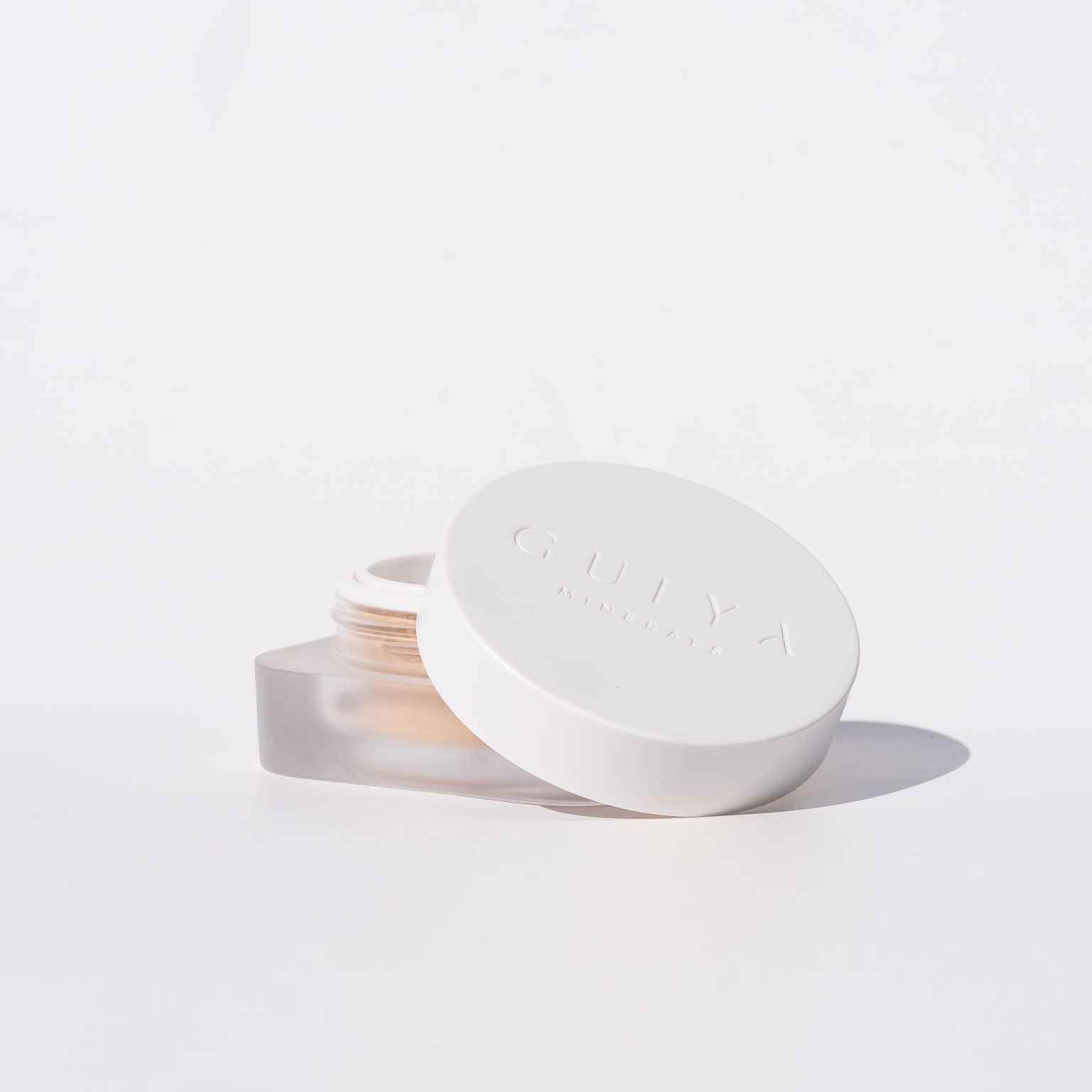 Fusion Loose Powder - Island Spice 0.5 - Medium Tone with a neutral warm base